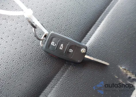 2013 Volkswagen Jetta 2.5L Se z USA, uszkodzony, nr VIN 3VWDP7AJ0DM394077